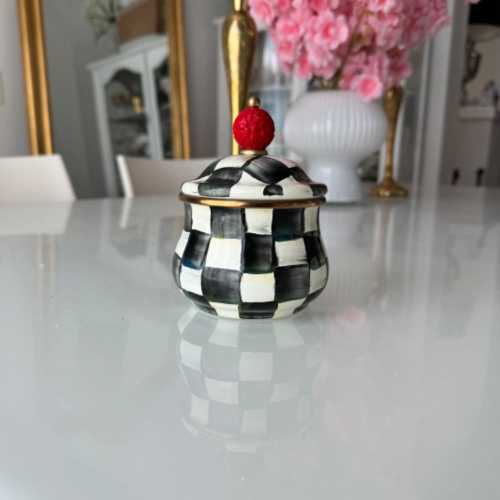 McKenzie‘s child sugar canister